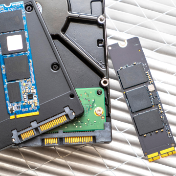 Điểm nhận biết ổ cứng SSD M.2: SATA và NVMe
